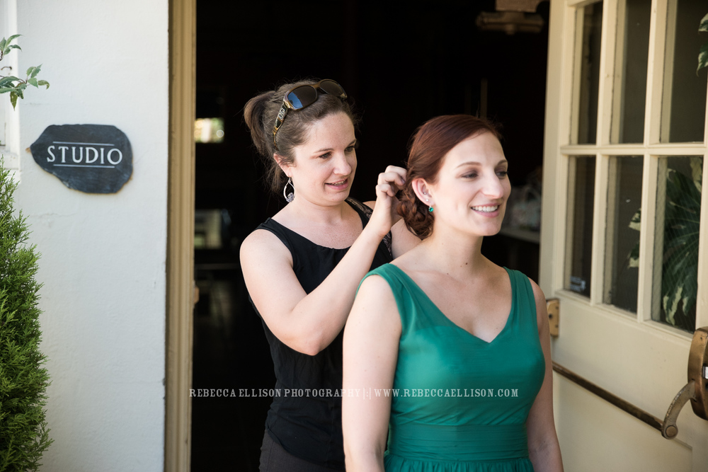 Wedding behind the scenes : helping the bridesmaids with hair snaffu's. And keeping extra bobby pins for this exact reason