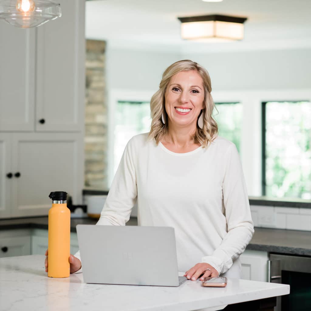 The Truth About Building An Online Business I Wish I Knew Years Ago 3 RE 200807 14340 1024x1024 1